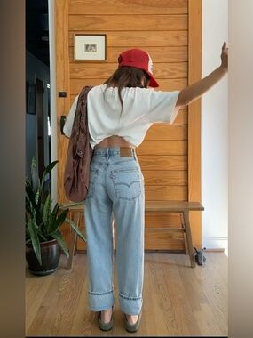 LEVIS HIGH LOOSE WIDE LEG JEANS